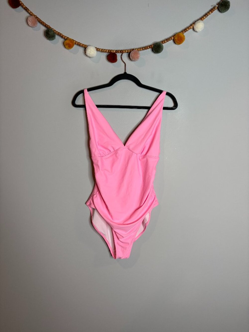 🔆 Old Navy bright pink one piece swimsuit